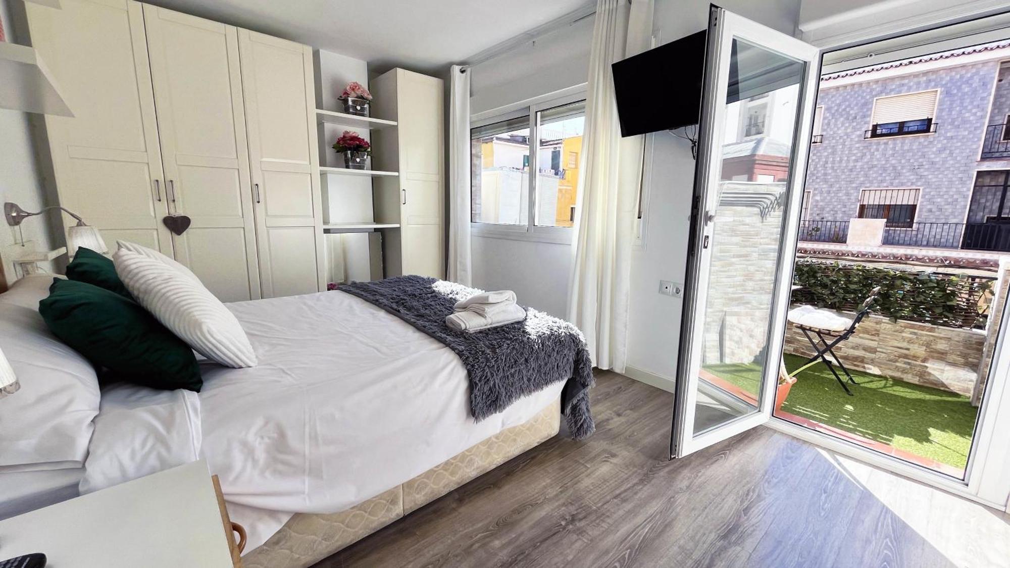 A 5 Minutos De La Playa Con Terraza En Malaga Apartment Luaran gambar